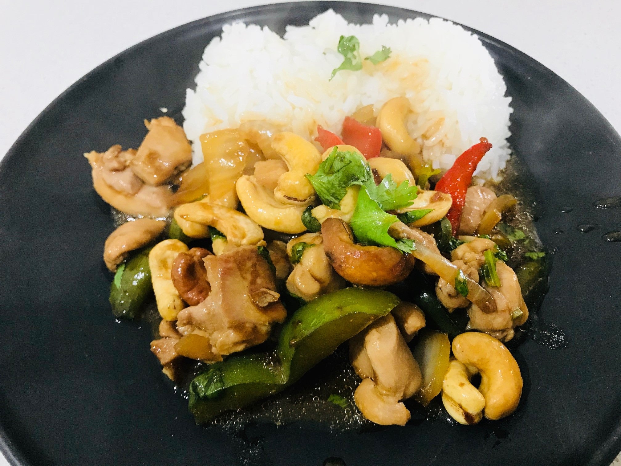 Chinese Chicken Stir Fry with Cashews on Rice